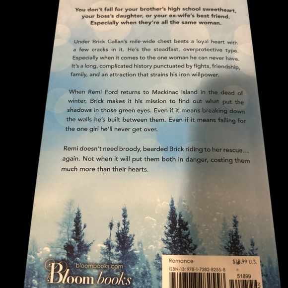 'Forever Never' by Lucy Score New Paperback - Picture 2 of 2